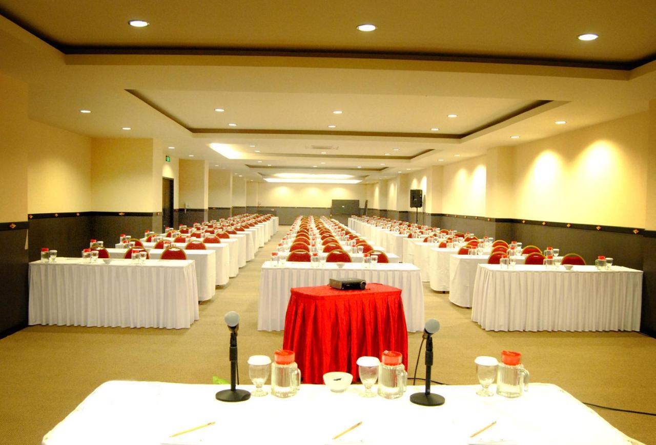 Aston Denpasar Hotel & Convention Esterno foto